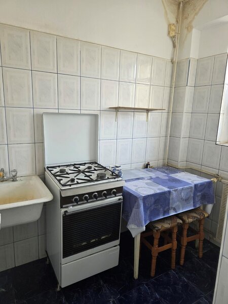 Basarabia cu Nicolae Grigorescu, pe Nicolae Sebe, 10 minute metrou,