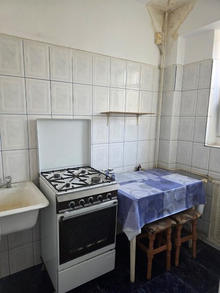 Basarabia cu Nicolae Grigorescu, pe Nicolae Sebe, 10 minute metrou,